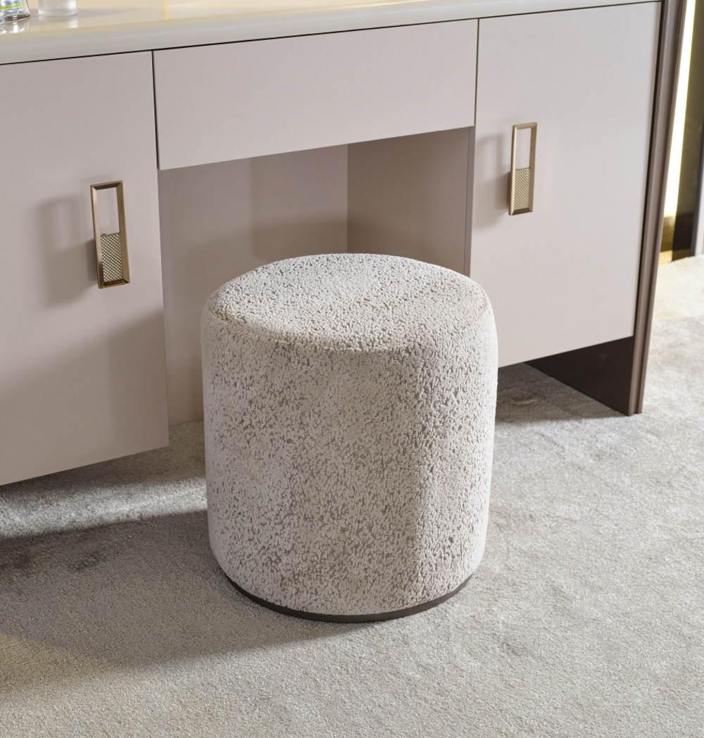 Nirvana Bedroom (Queen Bed & Dresser With Mirror & Ottoman & 2 Nightstand With Back ) - Image 31