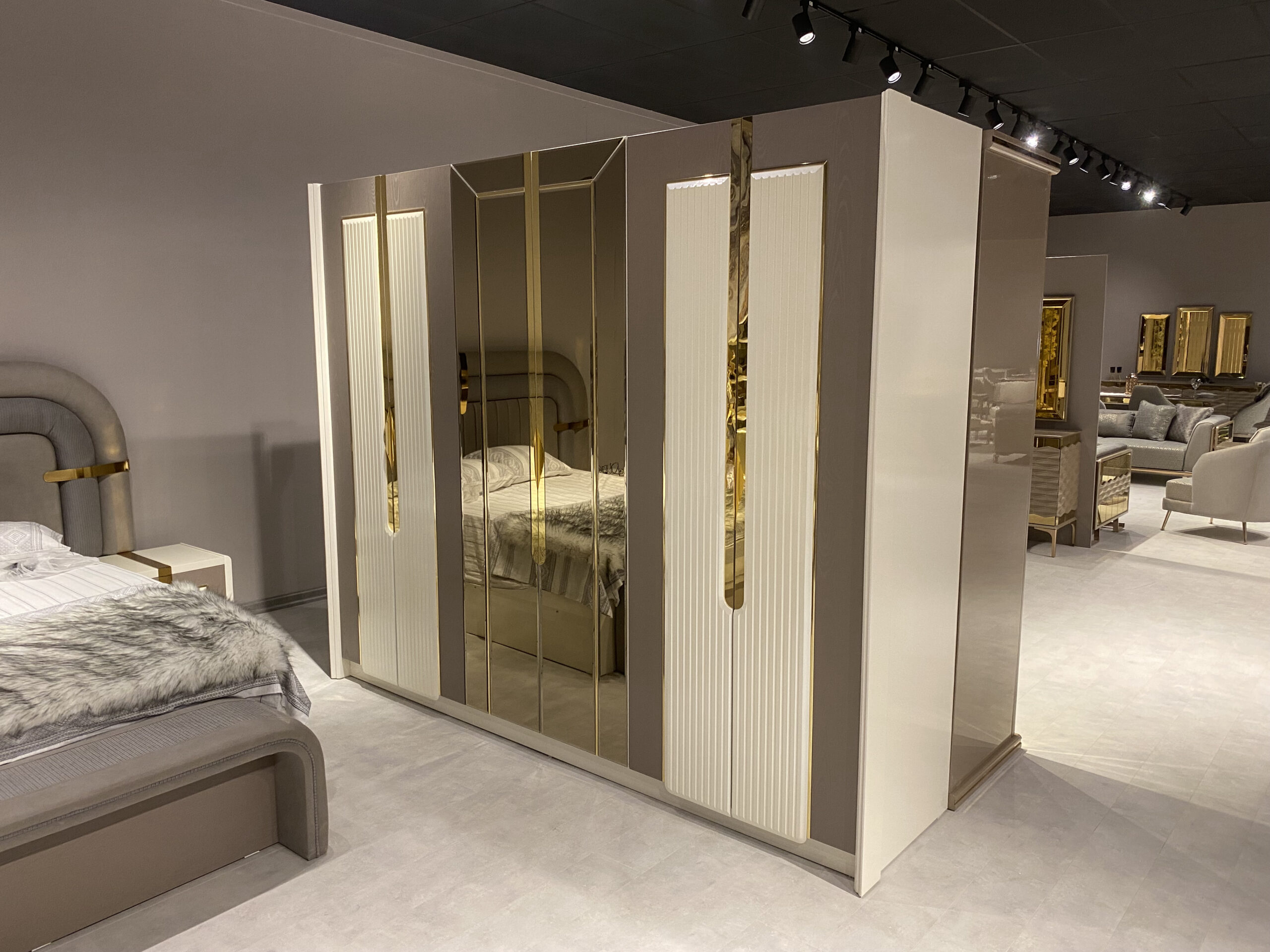 Zurich Bedroom (Queen Frame With Headboard & Dresser With Mirror & 2 Nightstand)