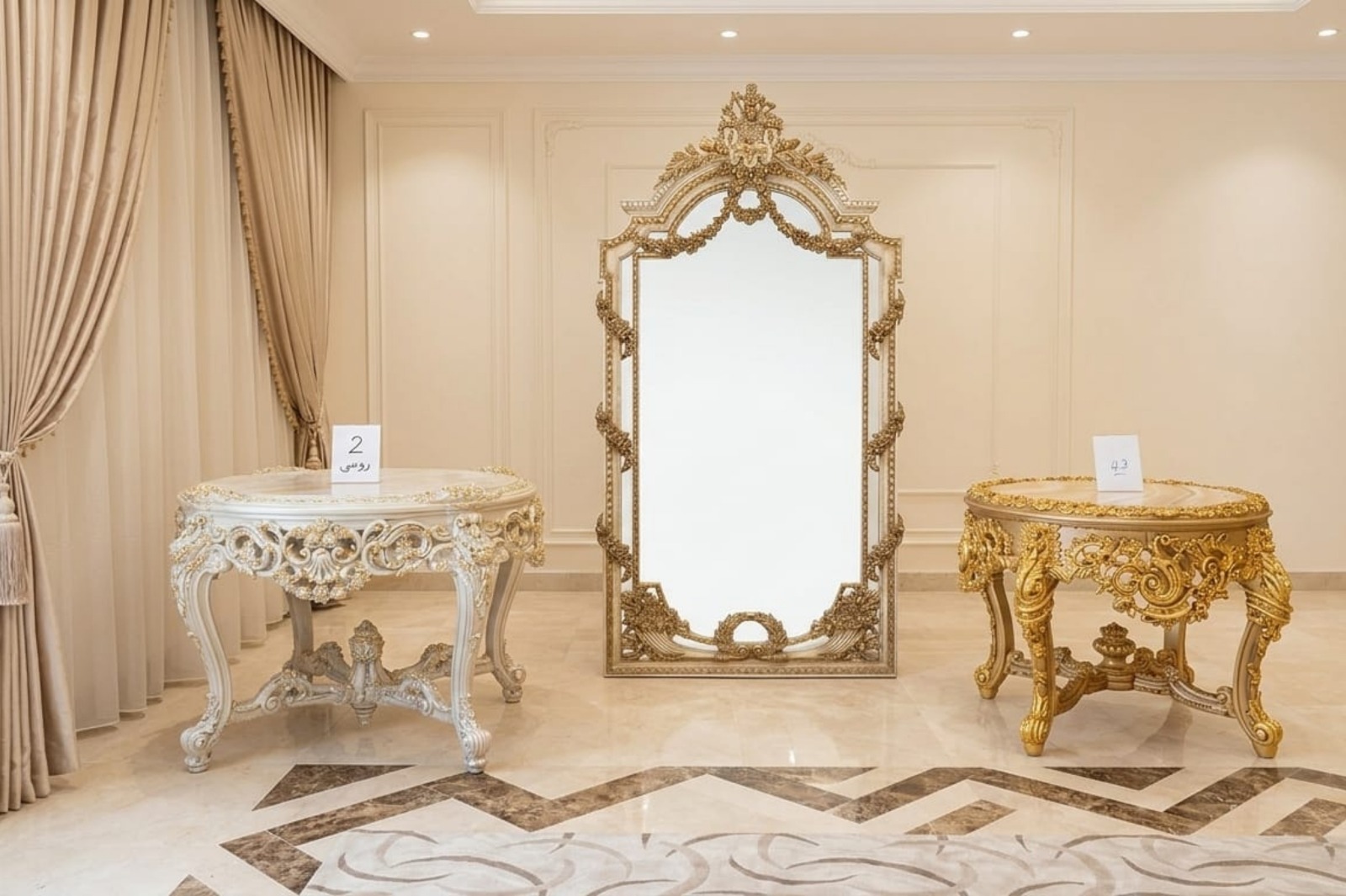 Traditional Antique Console Table, Mirror